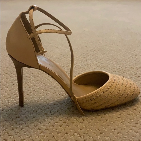 NWOT Banana Republic Tan Heels (womens size 10) - Picture 7 of 7
